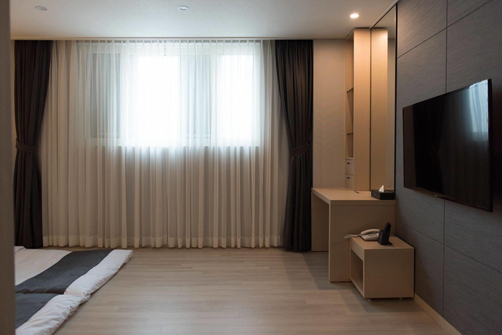 New Donghae Tourist Hotel Ngoại thất bức ảnh